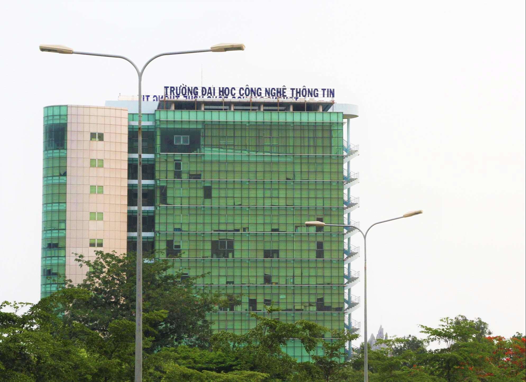 top trường đại học TPHCM