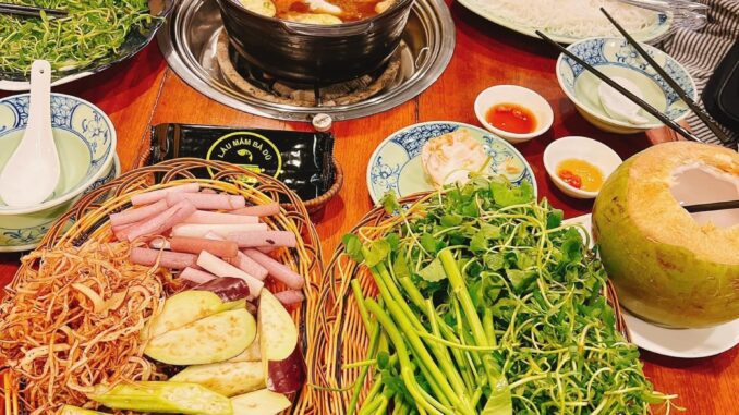 Lẩu Mắm Bà Dú Menu, Thực Đơn Đa Dạng